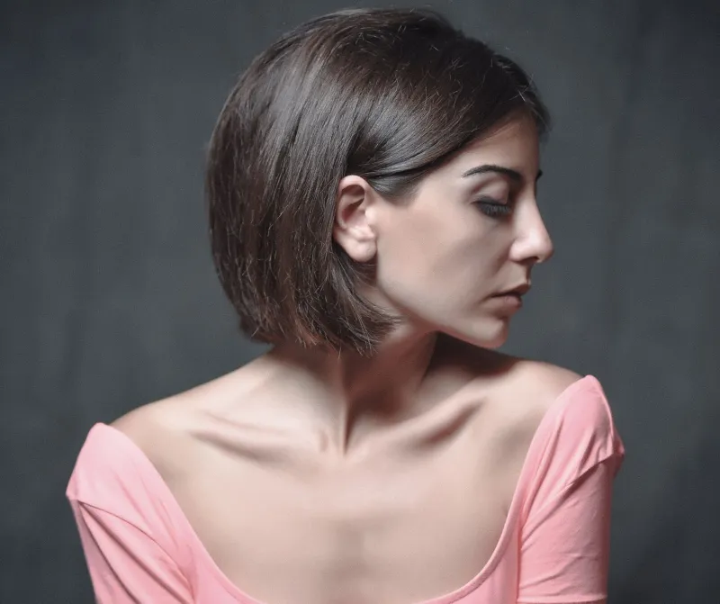 La Sculpture de Lumière : Réinventer le Contouring à la Française avec Subtilité et Grâce